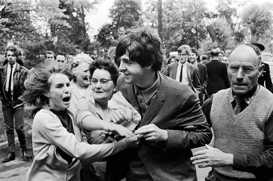 Paul Mccartney Mobbed By Fans