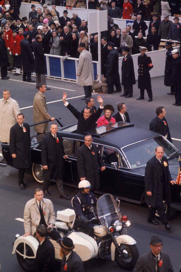 32 Thrilling Images Of The Secret Service In Action Throughout History