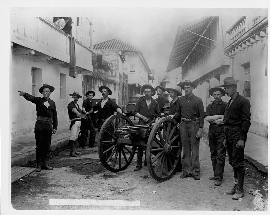 Philippine American War In 25 Devastating Photographs   Soldiers With Gatling Gun 