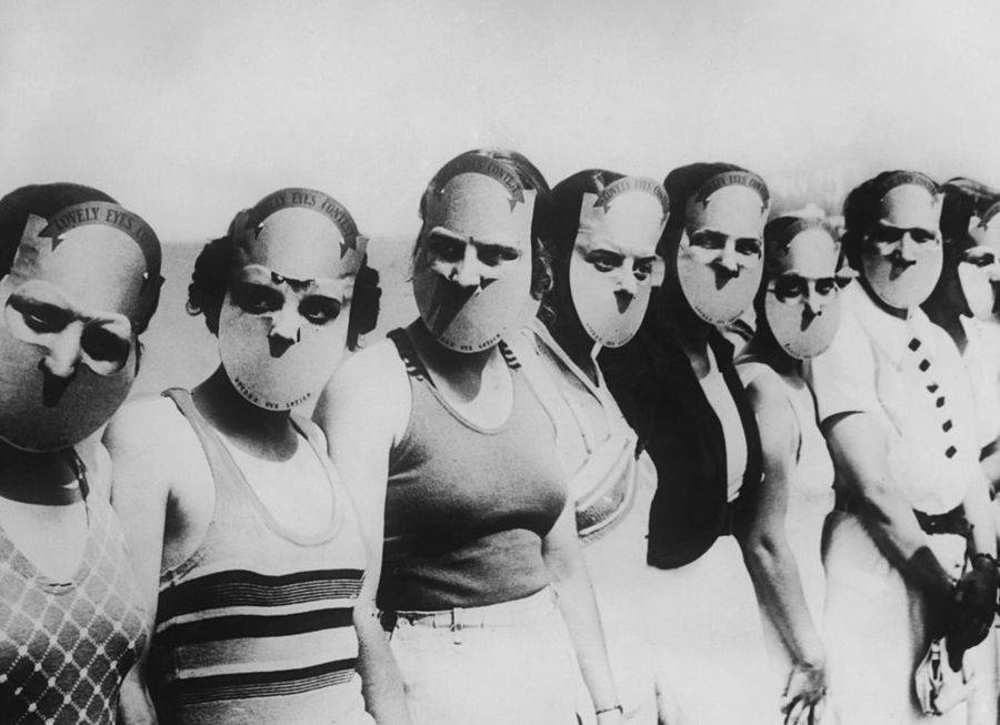 23 Creepy Photos From History's Most Bizarre Beauty Pageants