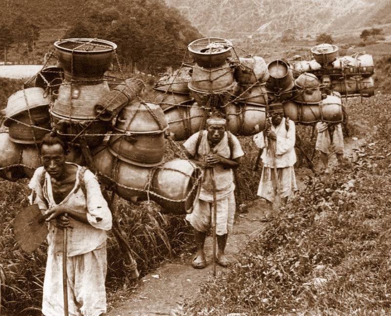 Transporting Pottery Across Mountain
