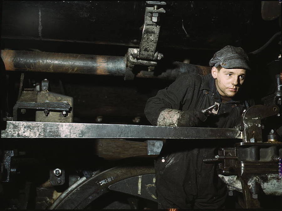 38 Photos Of The American Workers That Helped The Allies Win WWII