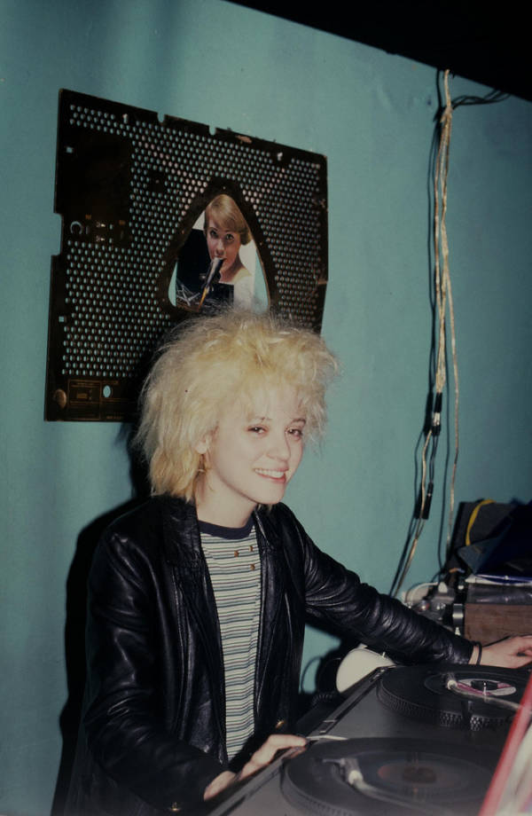 Blonde Deejay