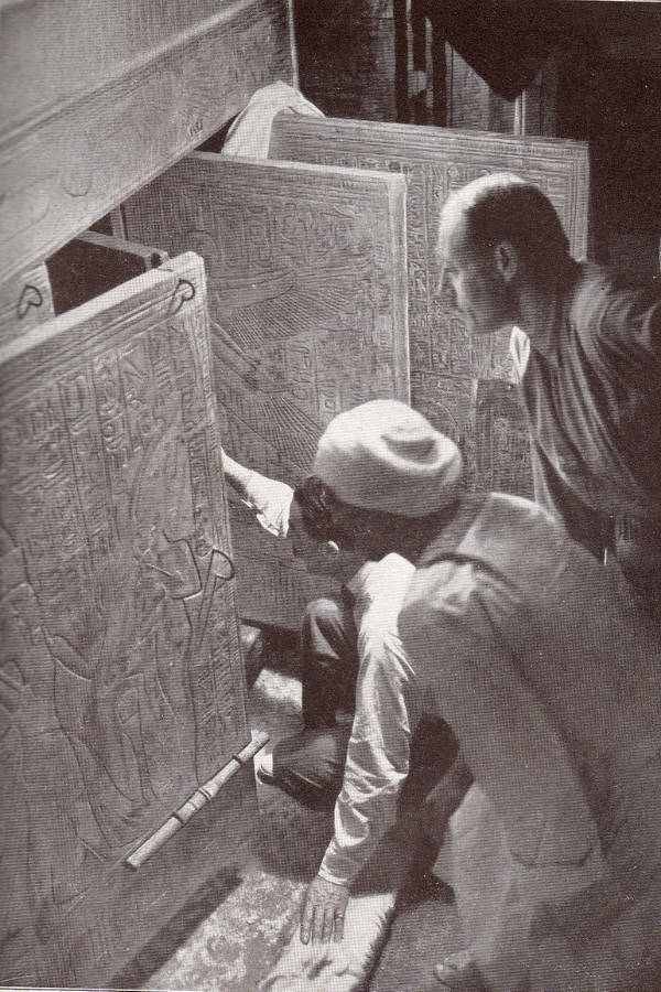 Howard Carter Looking Into Tomb