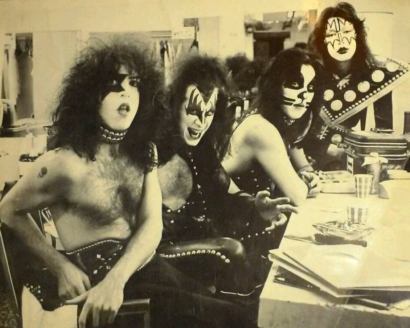 Kiss Dirty Songs