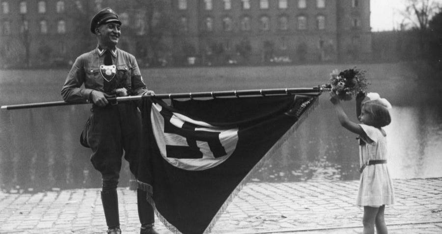 36 Chilling Photos That Explain The Nazis' Rise To Power