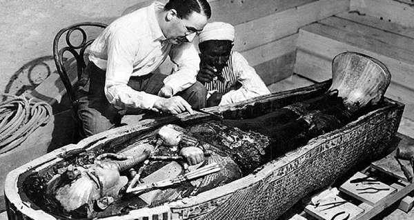 Opening Tomb Of King Tut