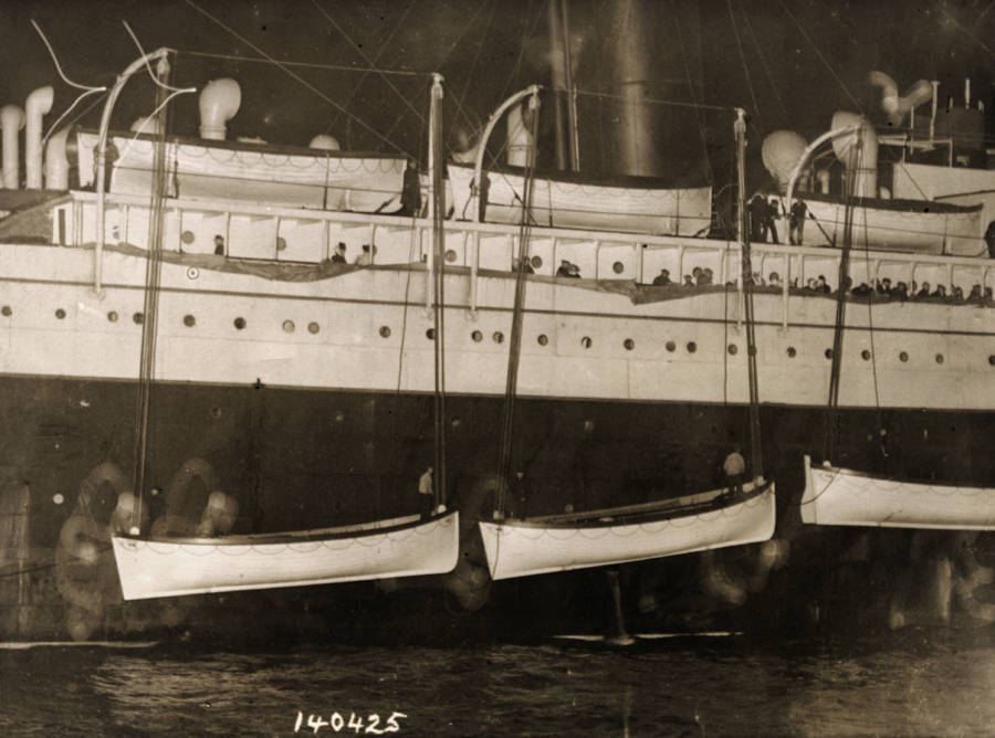 Titanic Sinking Lifeboats