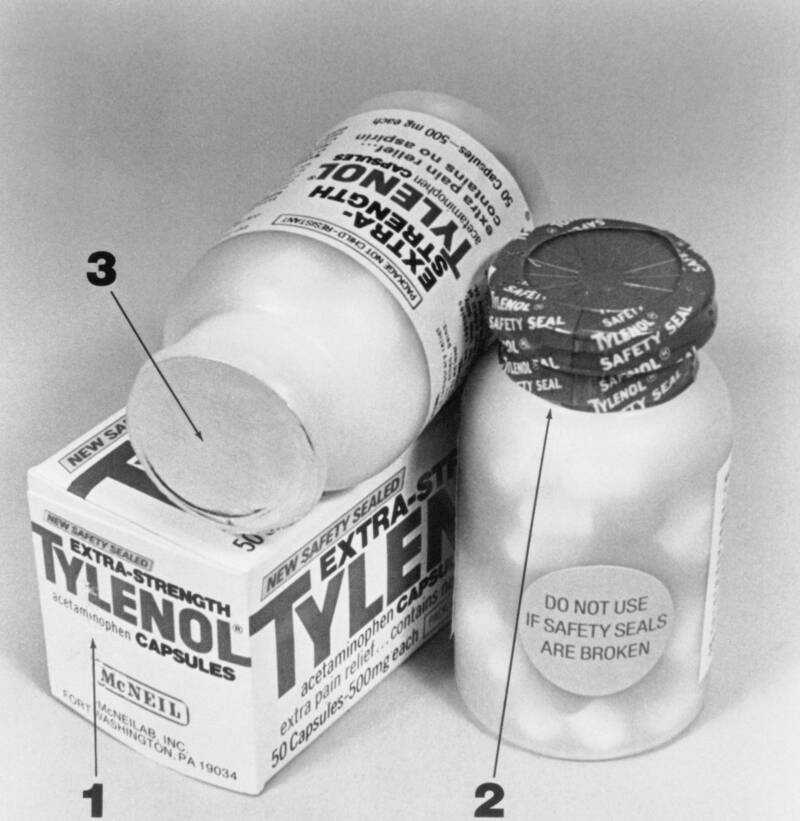 inside-the-chicago-tylenol-murders-that-left-7-dead-by-cyanide