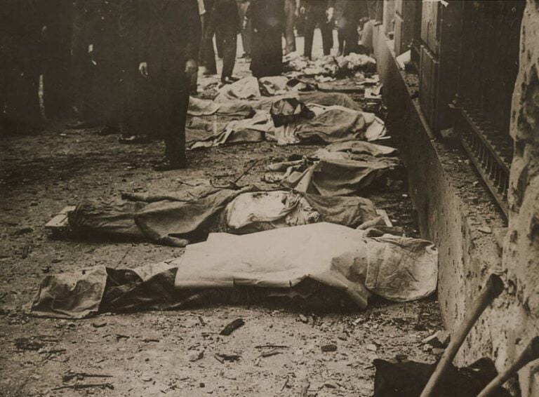 Assaut Sur Wall Street The 1920 Wall Street Bombing: NYC's First Major Terrorist Attack