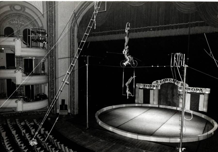 Flying Wallendas Stunt