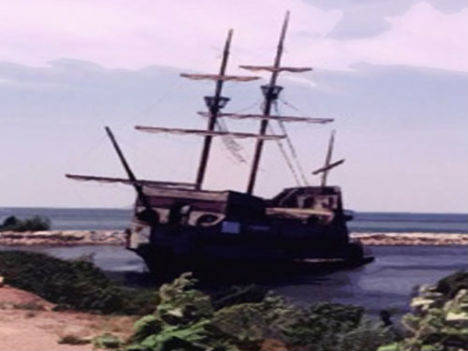 Ghost Ship Bel Amica on the shore