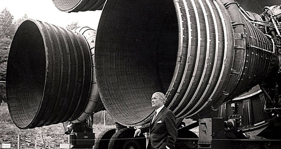 Wernher Von Braun With Saturn Rocket