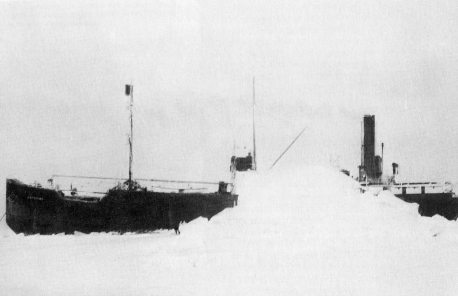 Ss Baychimo trapped in a glacier