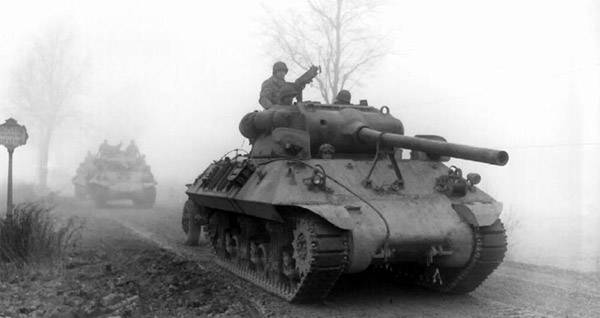 tanks in movie battle of the bulge