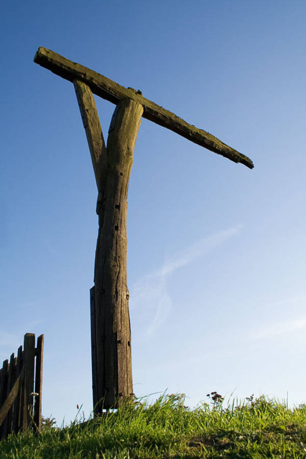 The Gibbet The Execution Device That Put Criminals Bodies On Display