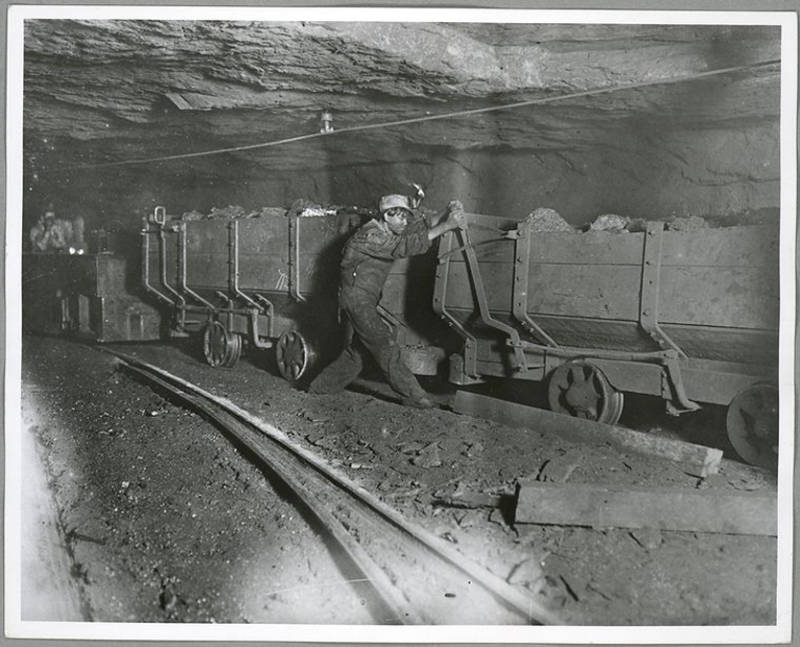 31 Child Labor Photos That Expose The Ugly History Of American Coal