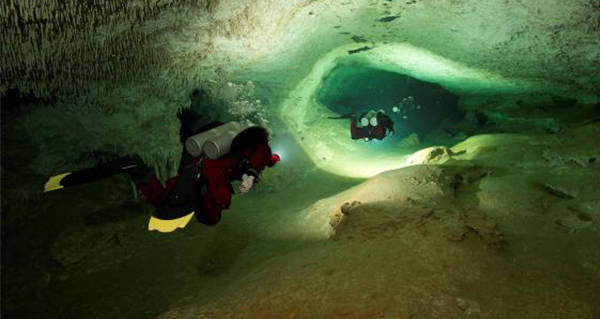 Subaquatic Spelunking