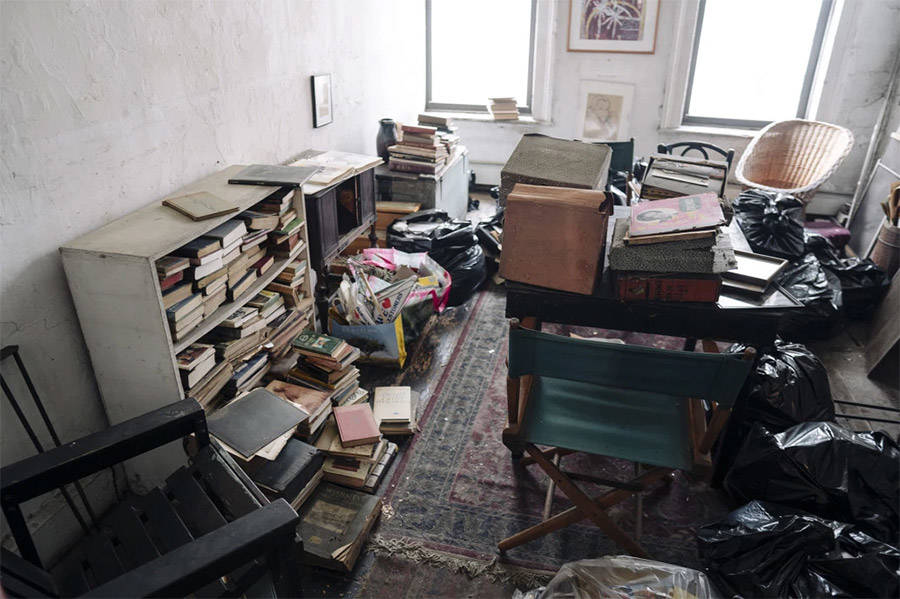 Take A Look Inside This Woman's Dirt Cheap NYC Apartment