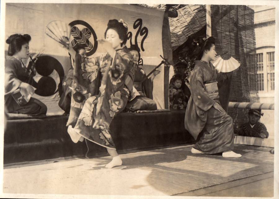 The Fascinating History of Geishas