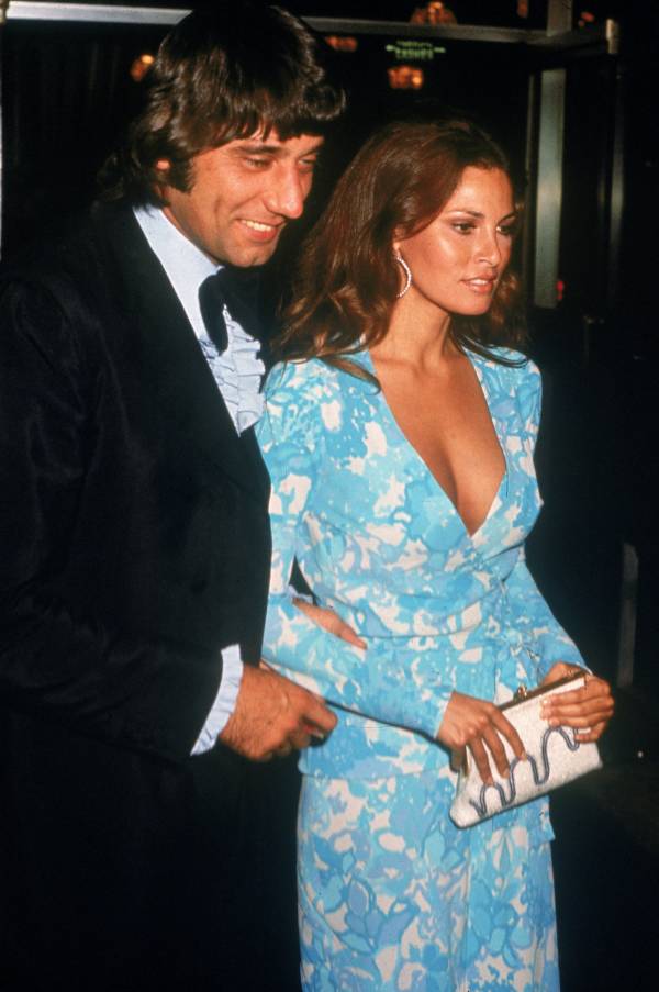 27 Raquel Welch Pictures Of The Sex Symbol Who Broke The Mold