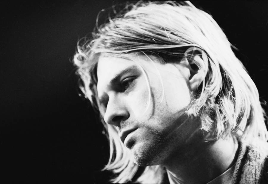 Kurt Cobain Performing At MTV Unplugged