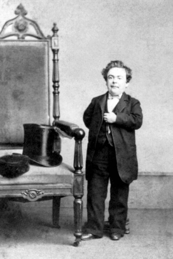 General Tom Thumb: P.T. Barnum's 3-Foot Sideshow Performer