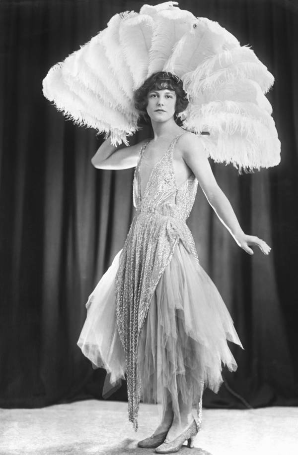 Flappers Photos And Stories That Capture The Jazz Age It Girls In Action 