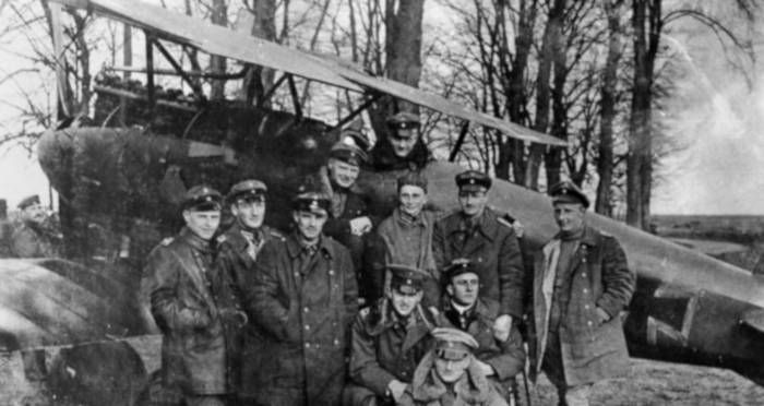 German WWI Flying Ace MANFRED VON RICHTHOFEN Glossy 8x10 Photo Red Baron Print 