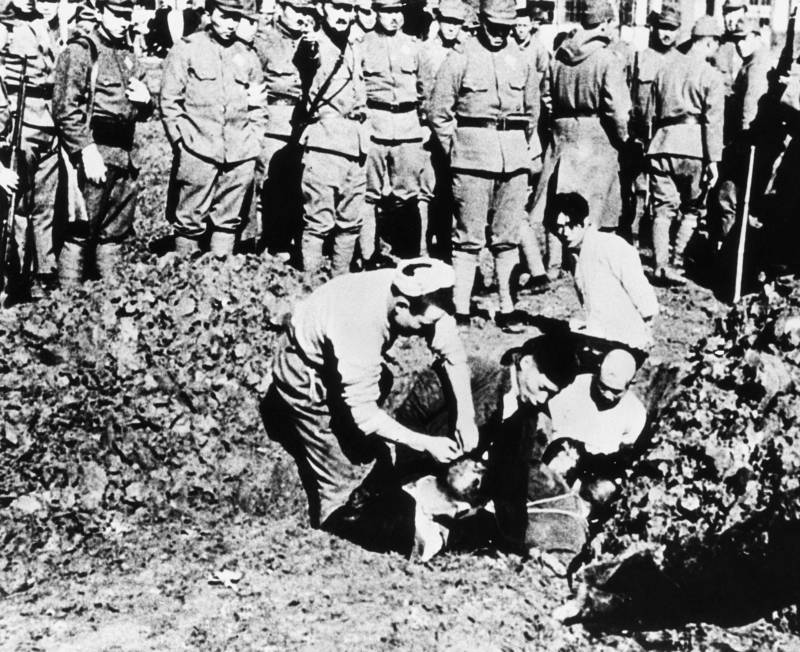 33 Disturbing Photographs From The Second Sino Japanese War   Nanjing Massacre Buried Alive 