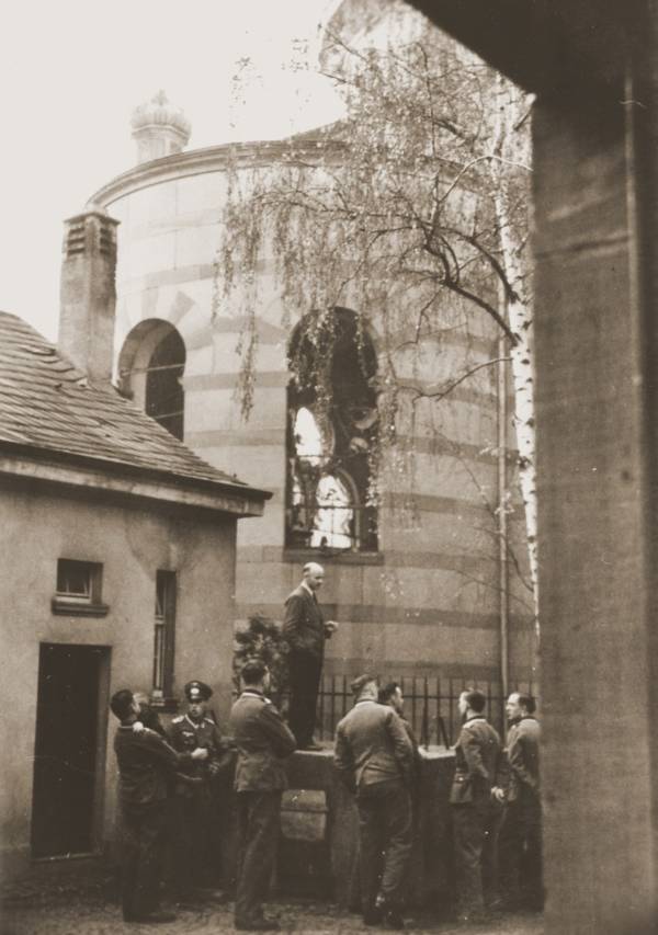 Nazi Officials Inspect Synagogue