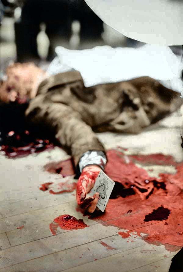 gruesome crime scene photos