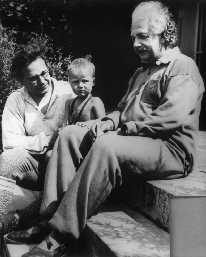 Three Generations Einsteins