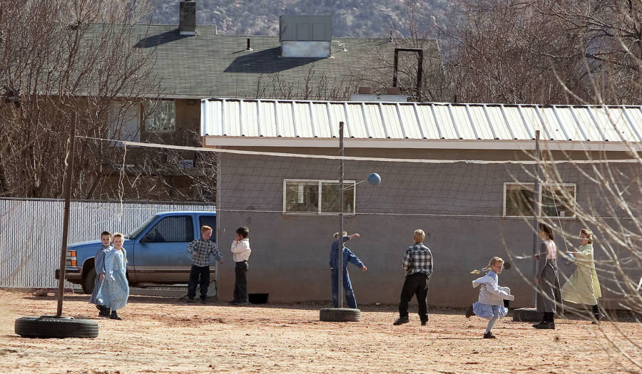 FLDS Children Play Volleyball