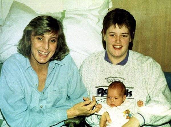 Beverley Allitt With Victim And Mother