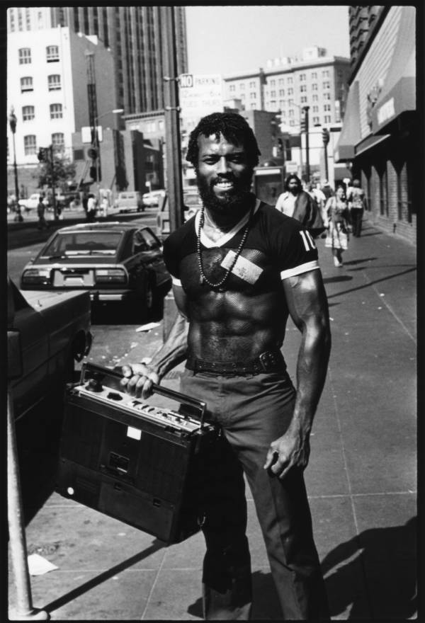 built-man-with-ghettoblaster-san-francisco-1980.jpg