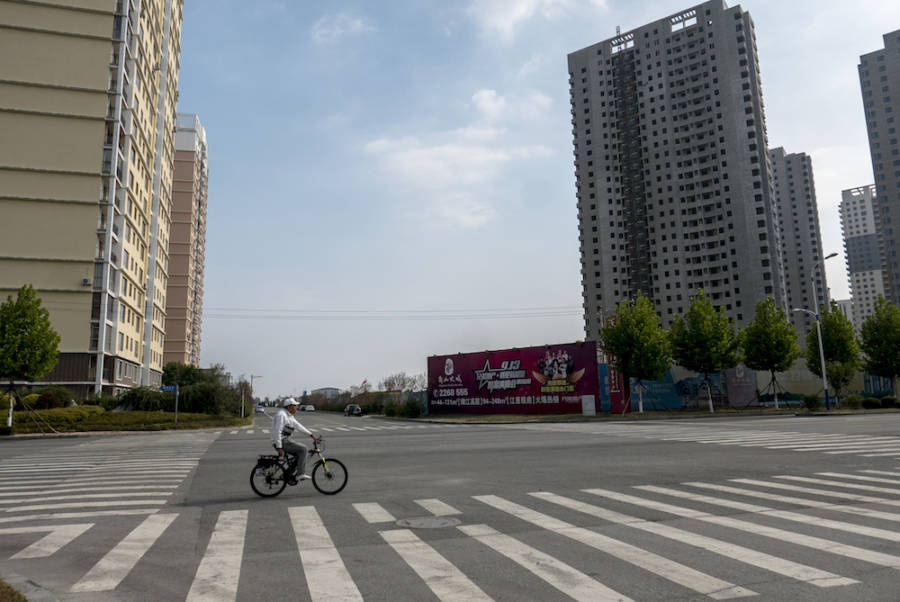 Inside The Ghost Cities Of China That Feel Like An Eerie, Futuristic ...