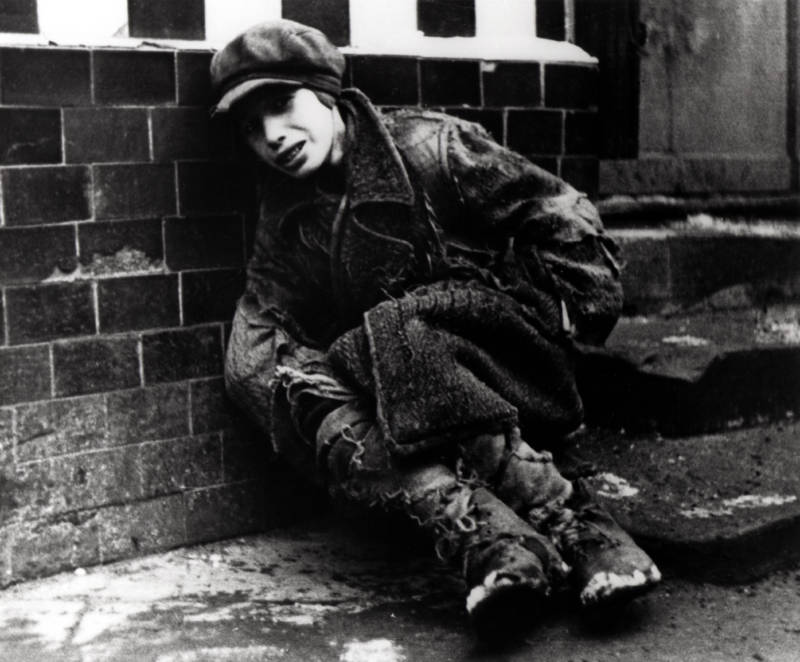 44 Warsaw Ghetto Photos That Capture The Horrors Of The Holocaust   Boy In Street Warsaw 1941 