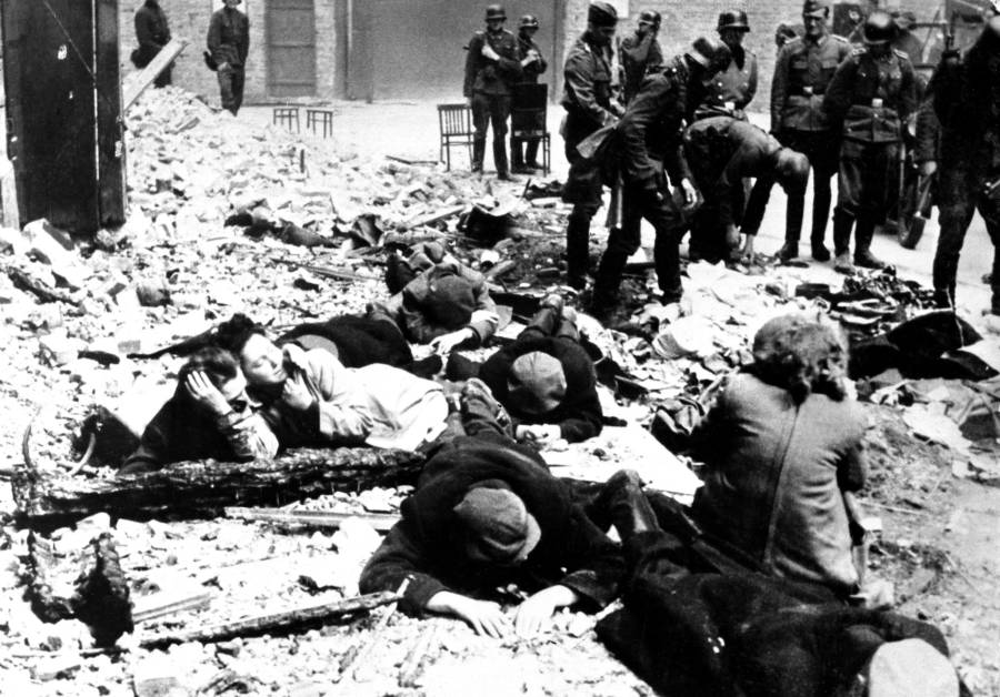 44 Warsaw Ghetto Photos That Capture The Horrors Of The Holocaust