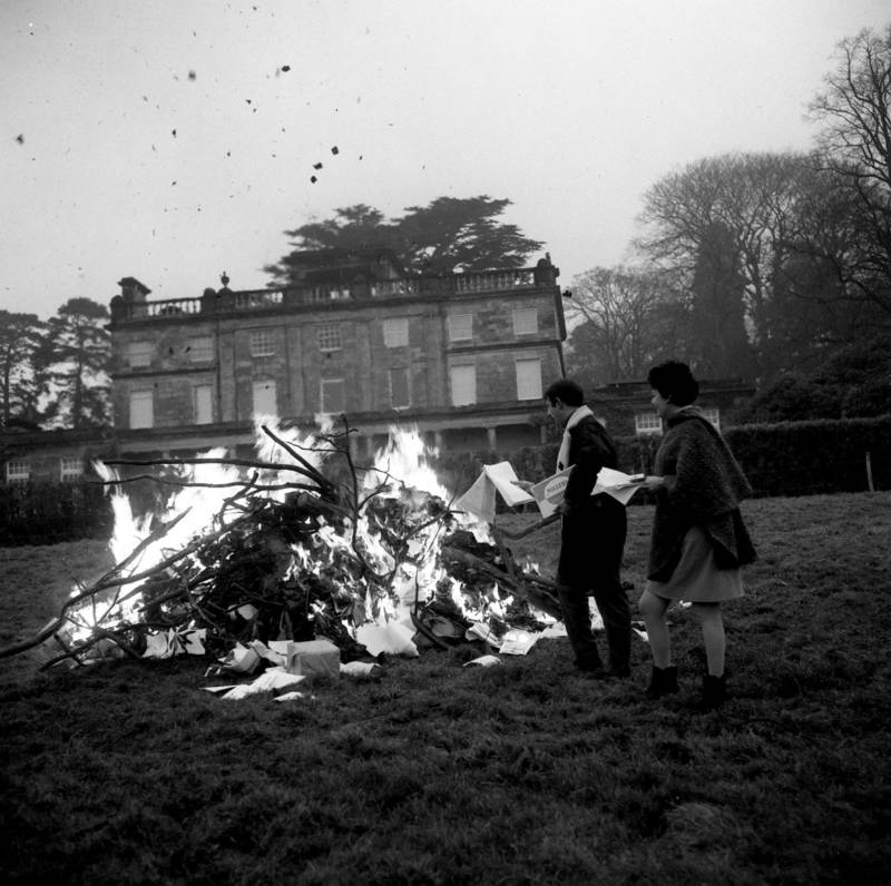 Scientology Bonfire Saint Hill Manor Sussex Uk Nov 29 1968