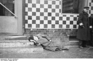 44 Warsaw Ghetto Photos That Capture The Horrors Of The Holocaust