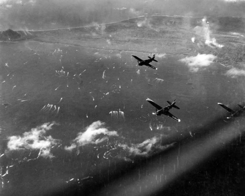 Luftaufnahme der Schlacht um Iwo Jima