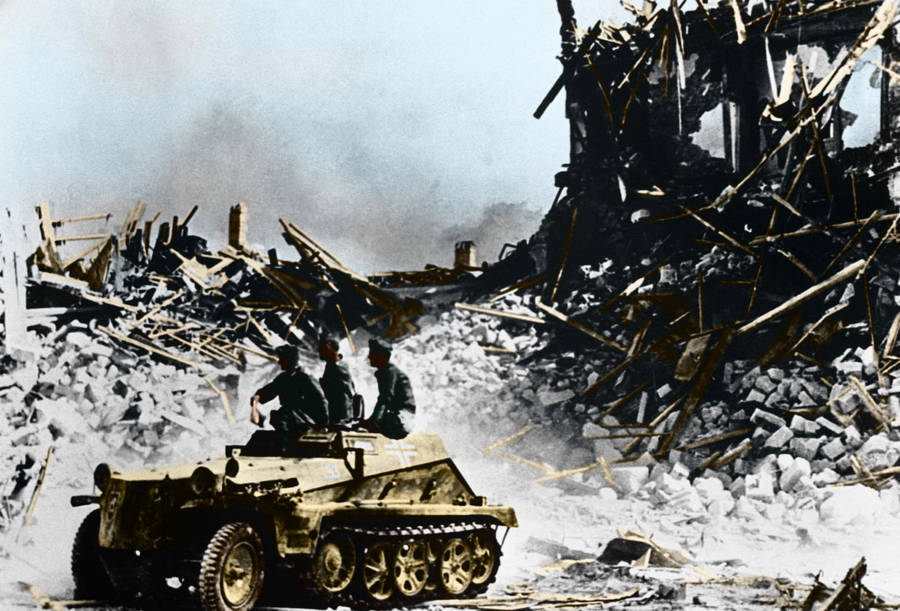 33 Color Photos That Bring The Nightmare Of WWII's Eastern Front To Life