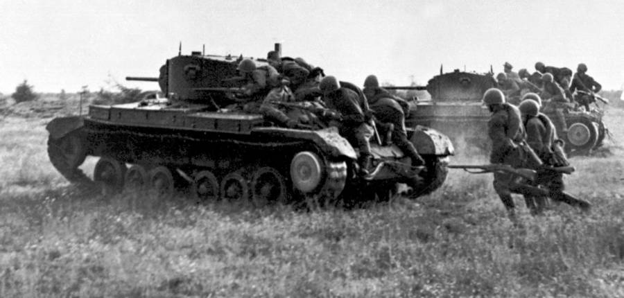 ww2 kursk tank battle video
