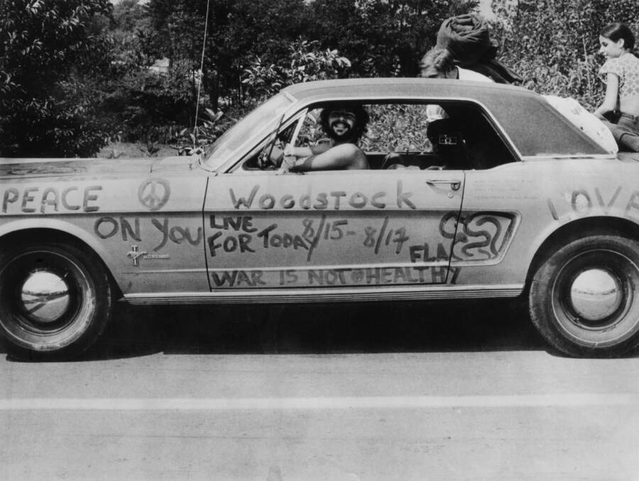 https://allthatsinteresting.com/wordpress/wp-content/uploads/2019/07/decorated-woodstock-fan-car.jpg