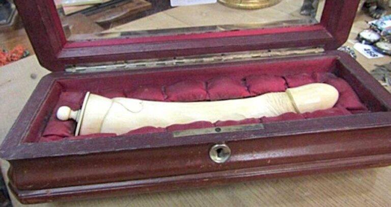 Victorian Ivory Dildo