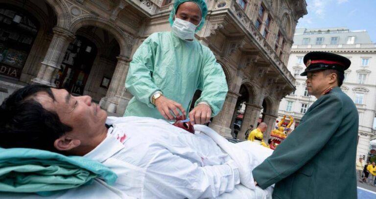 Falun Gong Protest Against Organ Harvesting