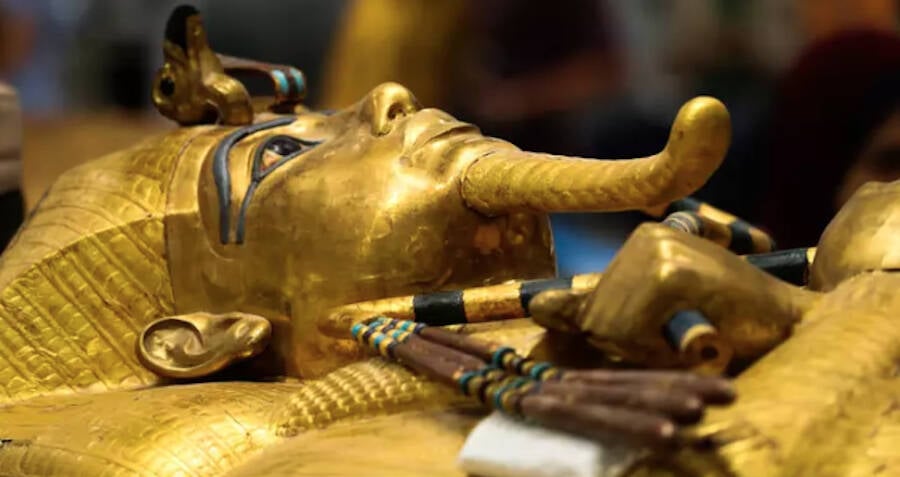 King Tut S Coffin Removed From His Tomb For The First Time Ever