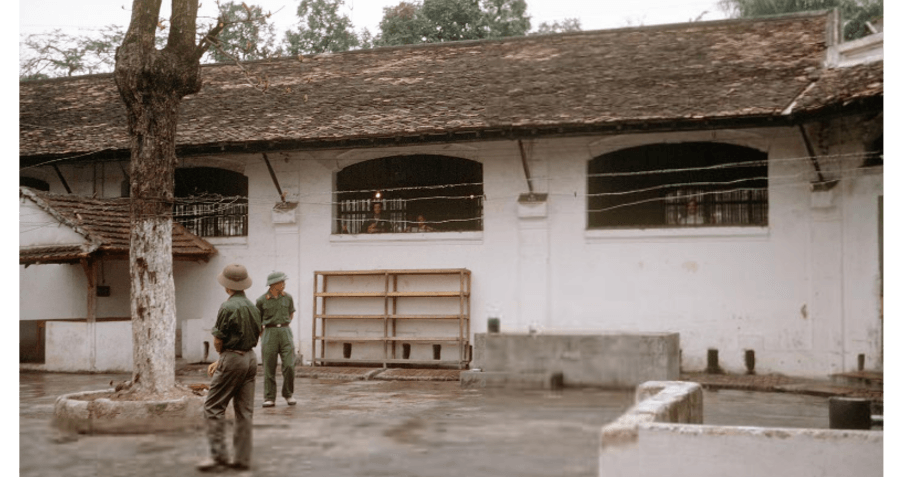 Hanoi Hilton North Vietnams Torture Chamber For American Pows 