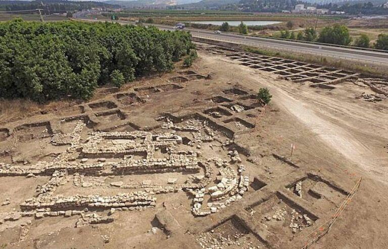 5,000-Year-Old 'Early Bronze Age New York' Excavated In Israel